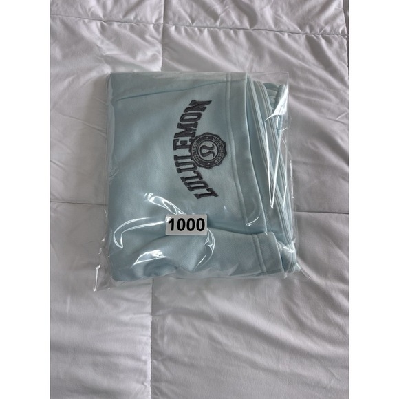 New Lululemon Scuba Oversized MR Short 7" Graphic Women's Size Large Light Blue - Picture 11 of 11